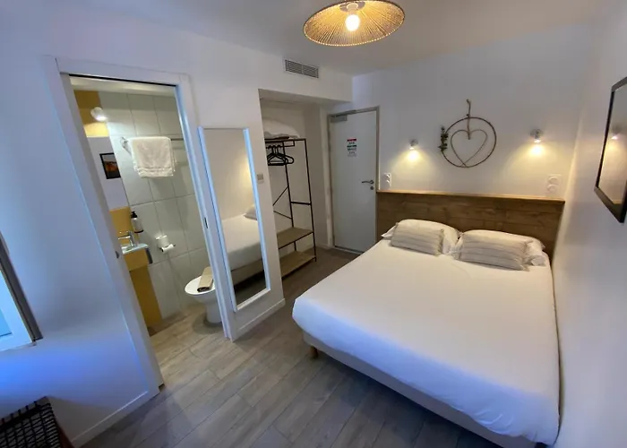 L'oustaou Отель Ле-Лаванду