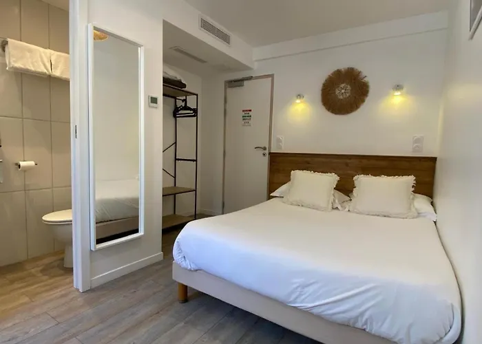 L'oustaou Отель Ле-Лаванду