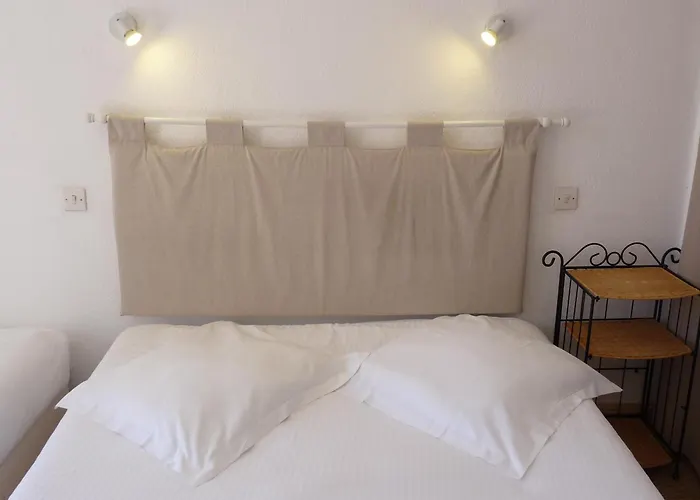 L'oustaou לה לבאנדו