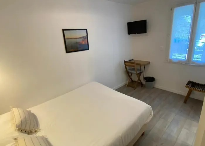 L'oustaou Szálloda 2*