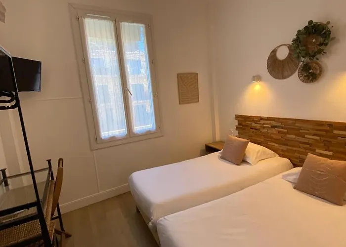 מלון L'oustaou 2*