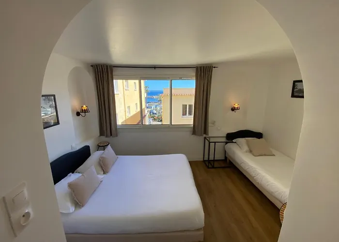 L'oustaou 2* לה לבאנדו